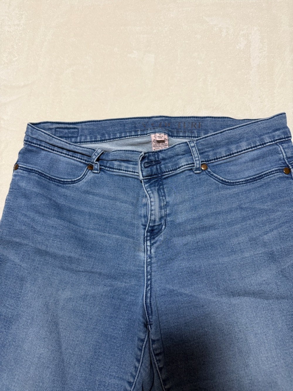 Juicy Couture Light Wash Jeans Women Size 12 Mid Rise Straight Leg Denim Classic